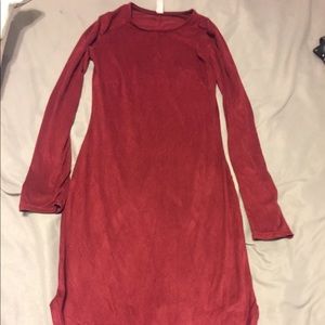 Super cute dress. Side slit. Super cute.